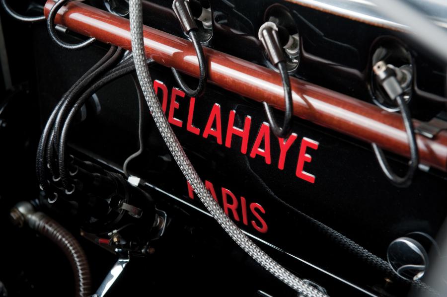Моторный отсек Delahaye 135 MS Sport Roadster par DeVillar 1938 года  (фото 35 из 57)